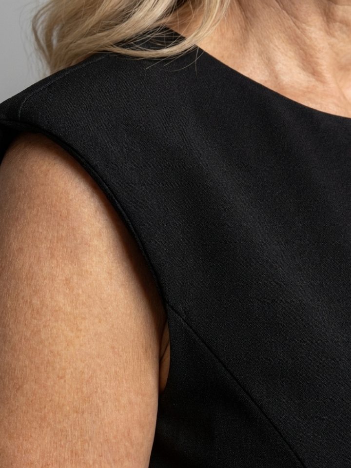 Brielle | Sleeveless Midi Dress