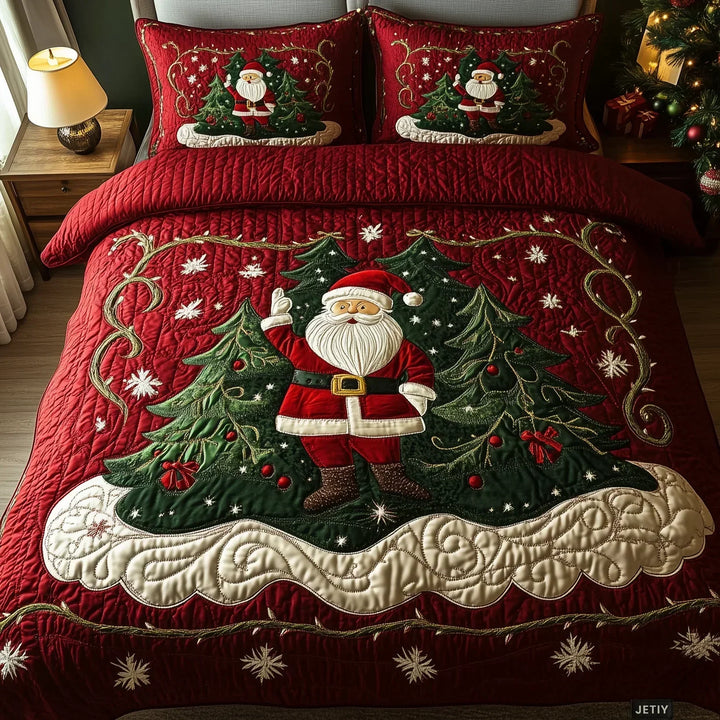 3-Piece Quilted Bedding Set - Santa's Workshop