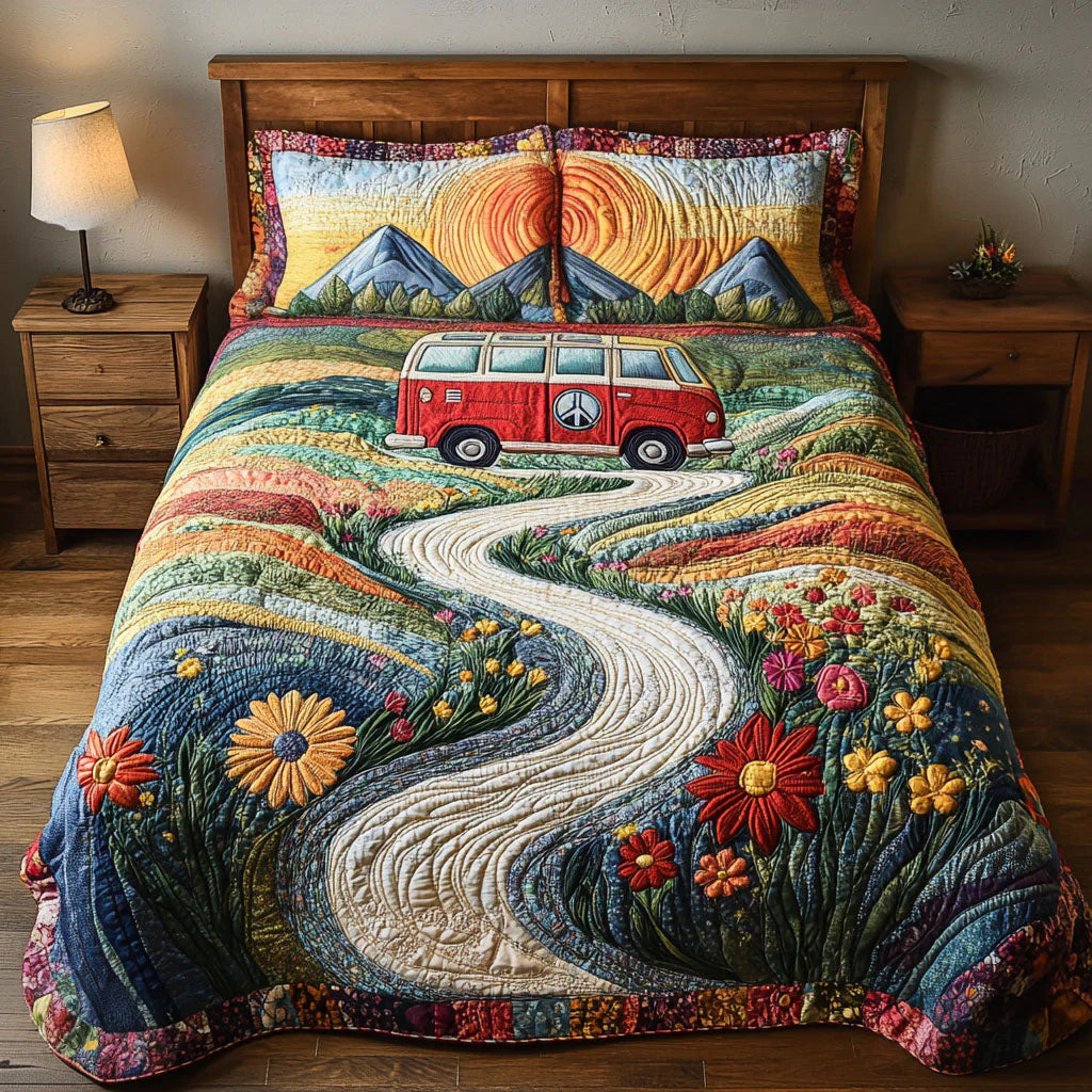 3-Piece Quilted Bedding Set - Vintage Travel