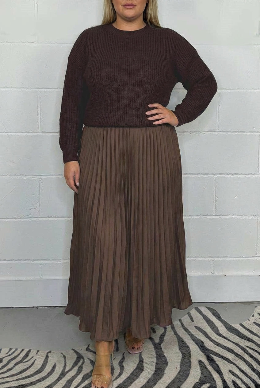 Claudia | Maxi dress with sweater and pleated skirt
