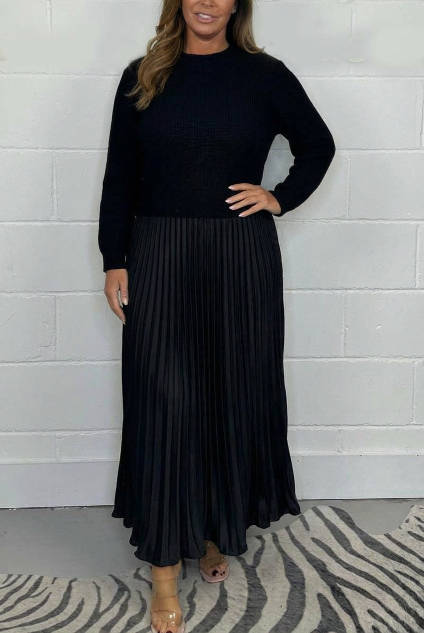Claudia | Maxi dress with sweater and pleated skirt
